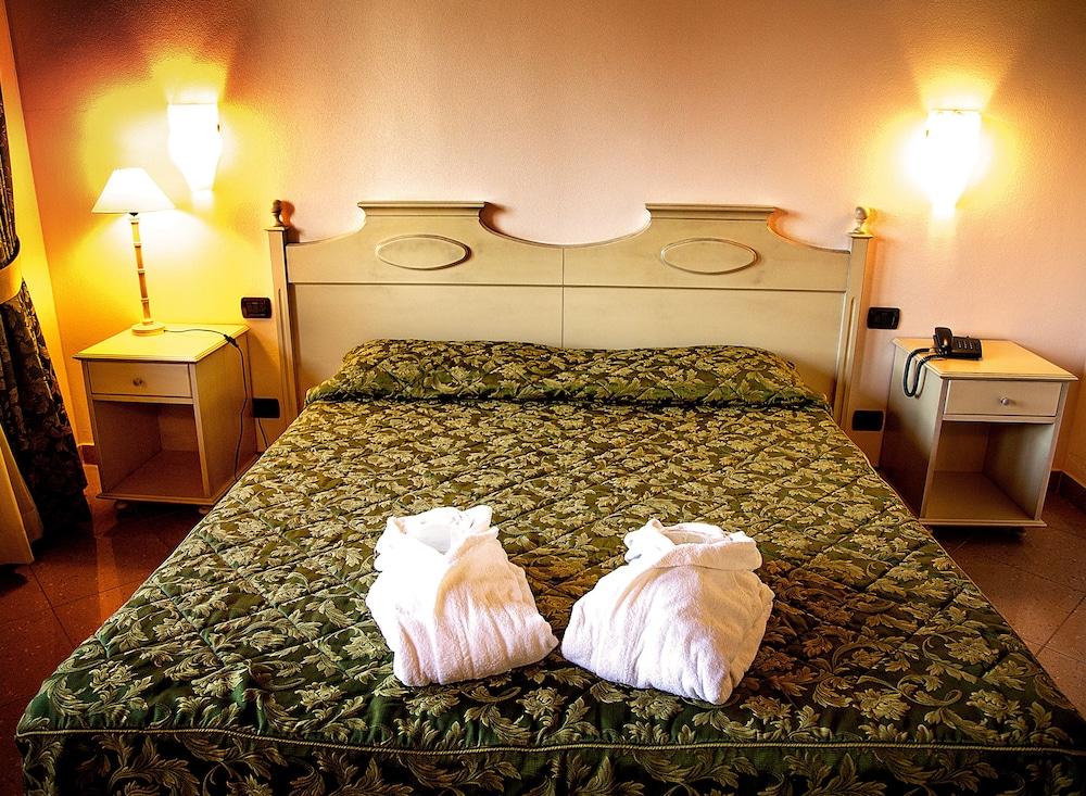 Sa Rocca Sport E Resort Гуспини Екстериор снимка