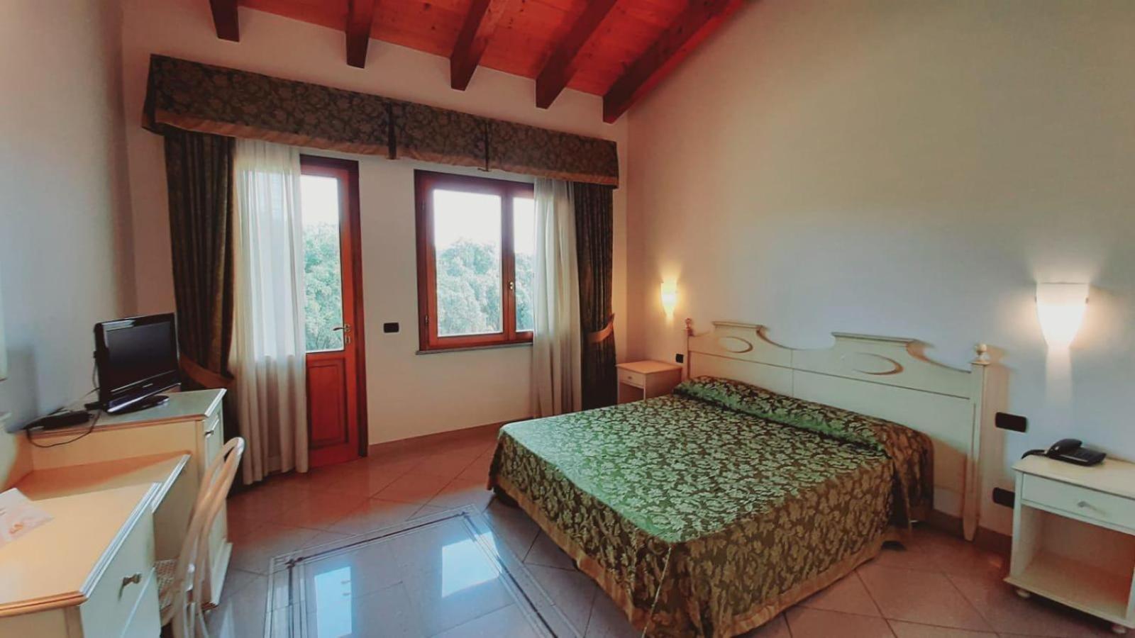 Sa Rocca Sport E Resort Гуспини Екстериор снимка